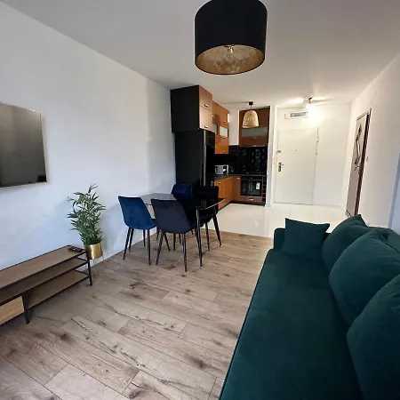 Sdh 3 Comfortable Near Warsaw Apartment Radzymin